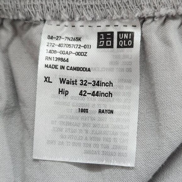 Uniqlo Gray Pull-on Shorts Size XL Light Gray Pull-on Drawstring Shorts