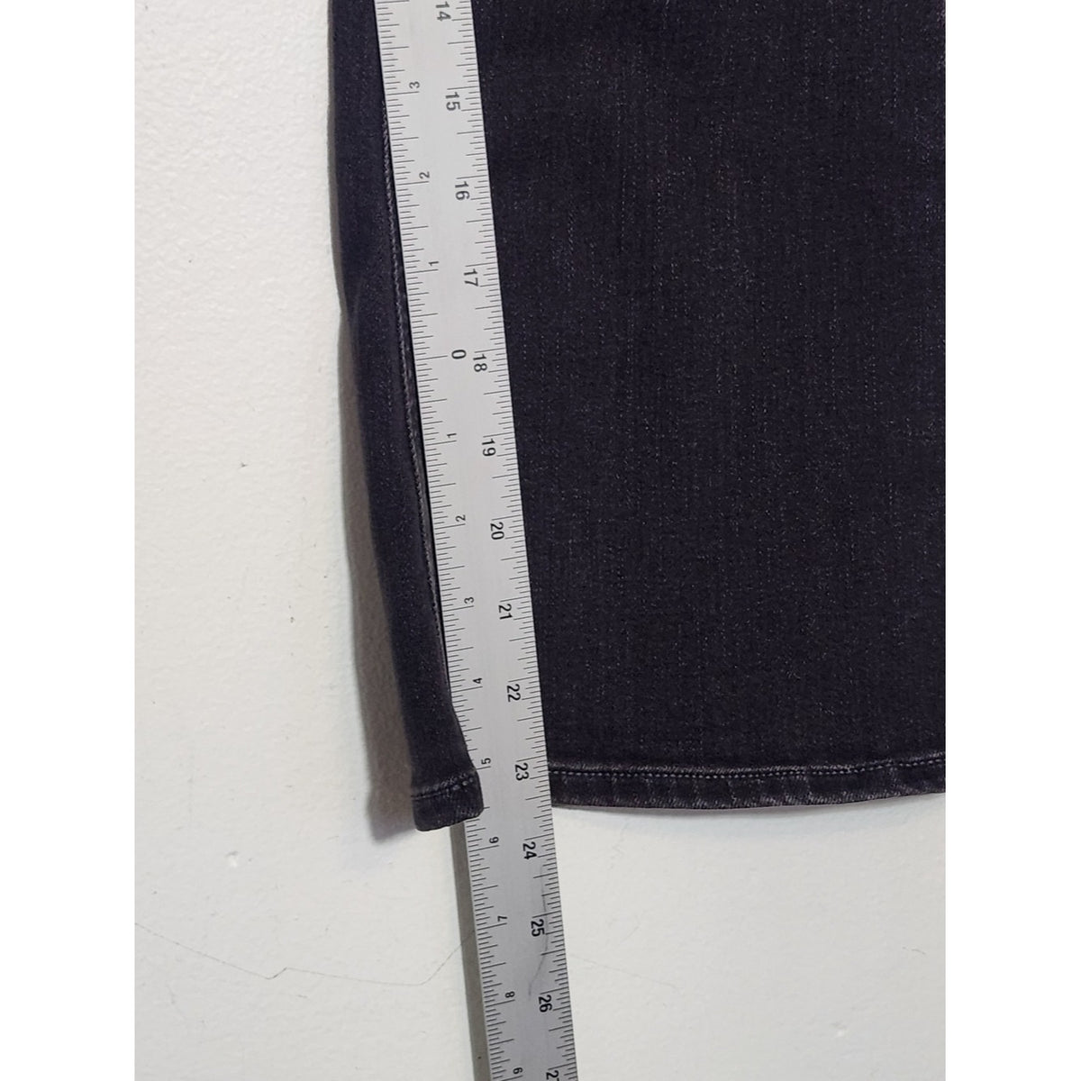Old Navy Black Weekender High Rise Pull-On Flare Cropped Jeans NWT Size 8 Petite