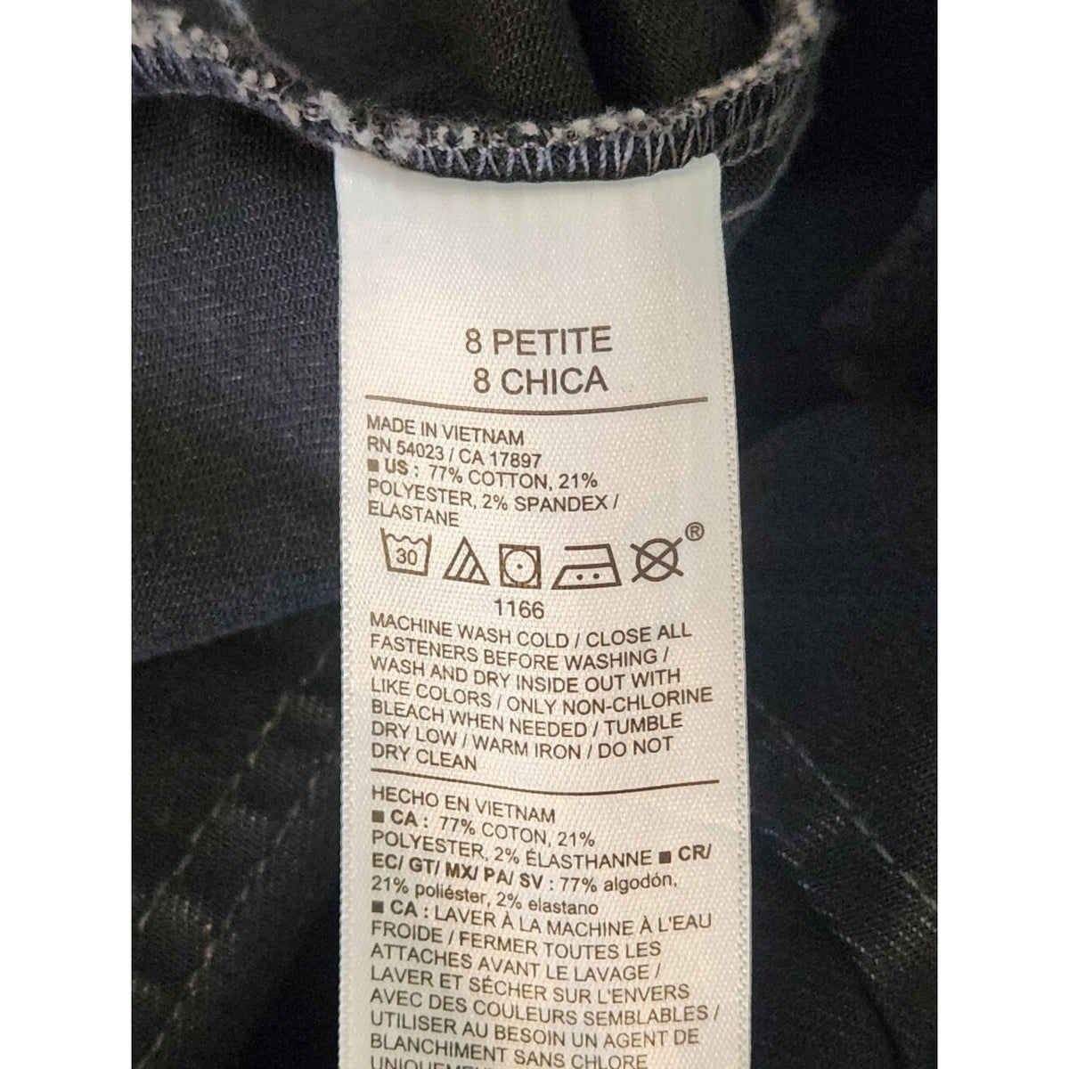 Old Navy Black Weekender High Rise Pull-On Flare Cropped Jeans NWT Size 8 Petite