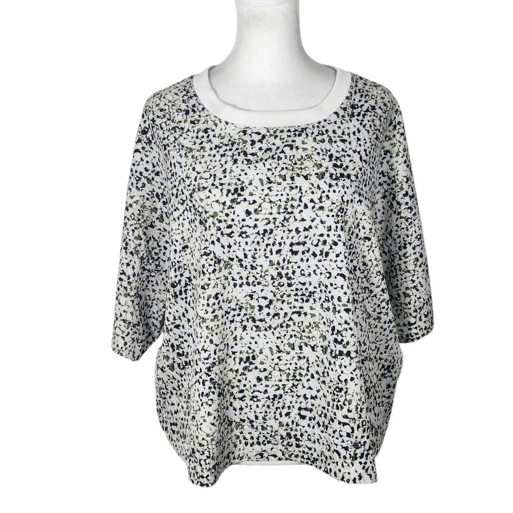 Old Navy Active White and Green Oversized Athletic Tee Size Large Sporty T-Shirt