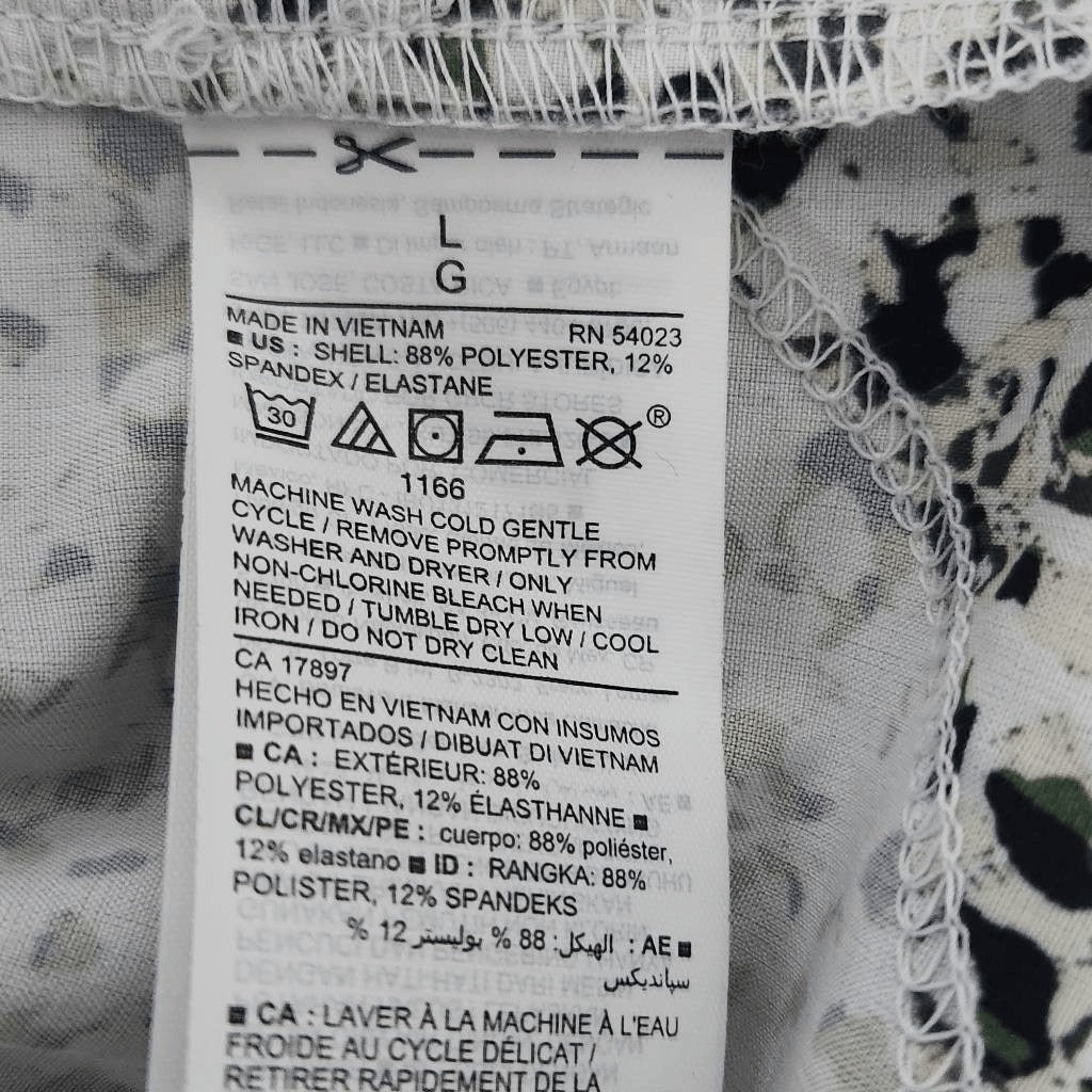 Old Navy Active White and Green Oversized Athletic Tee Size Large Sporty T-Shirt