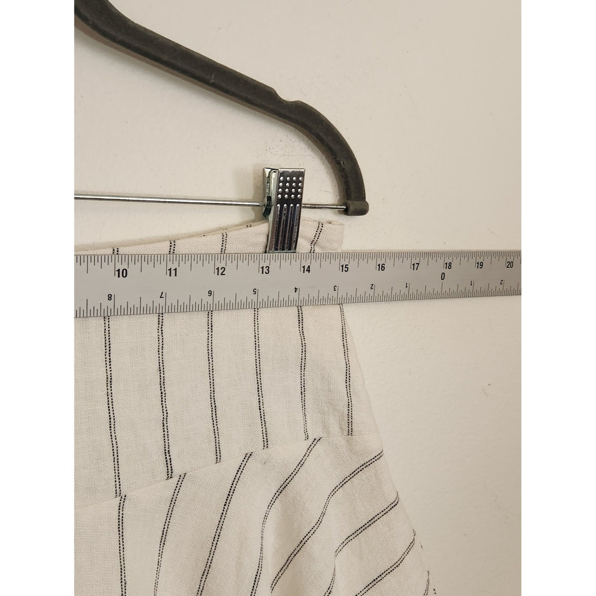 Universal Thread Off White Striped Linen Blend Mini Skirt Size Small NWT Flaw