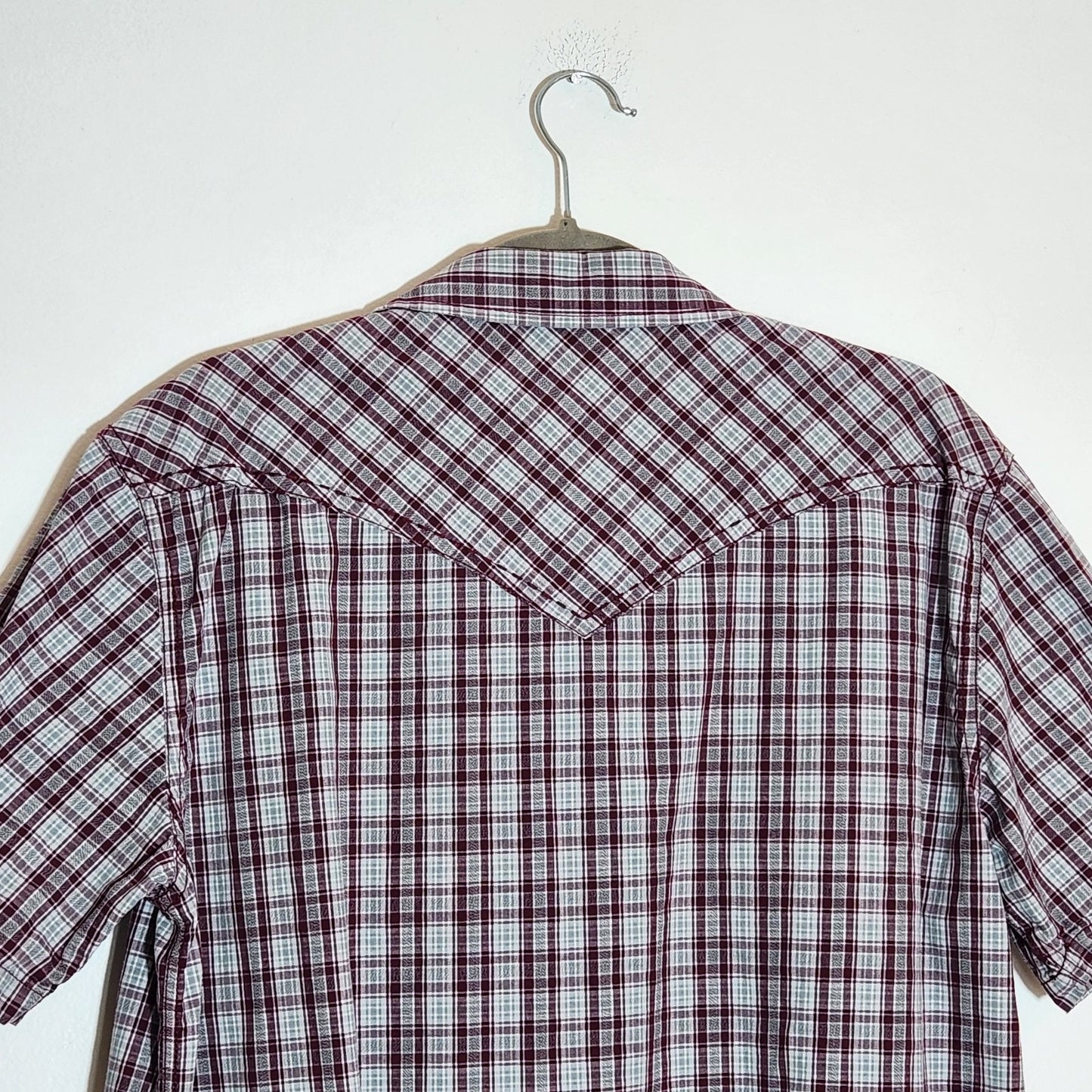 Cody James Gray and Burgundy Short Sleeve Western Snap Front Shirt Size Medium
