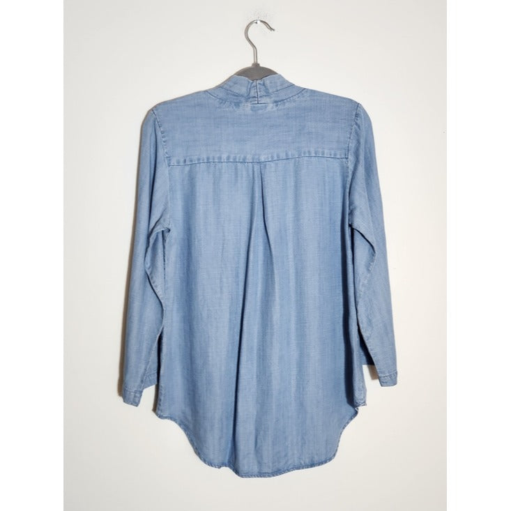 Mossimo Light Wash Chambray V-Neck Top Size Medium