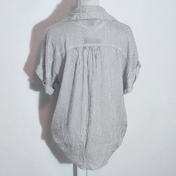 Style House Striped Black and White Blouse with Tie Waist NWT Size Medium