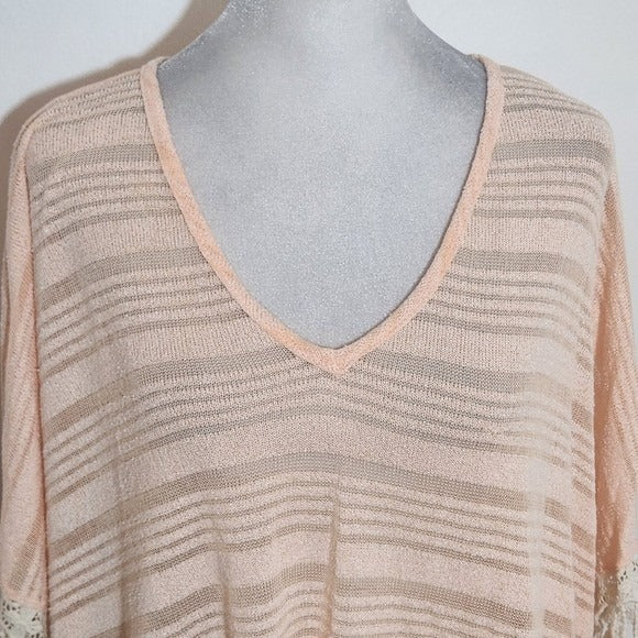 Paper Crane Peach V-Neck Knit Crop Top with Crochet Lace Detail NWT Size Small