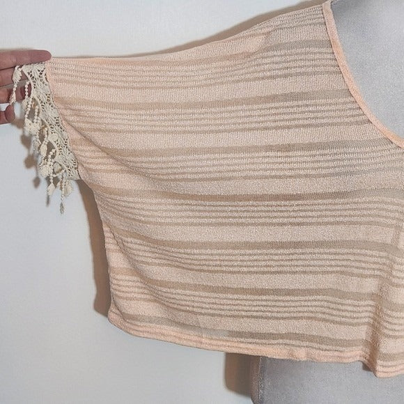 Paper Crane Peach V-Neck Knit Crop Top with Crochet Lace Detail NWT Size Small