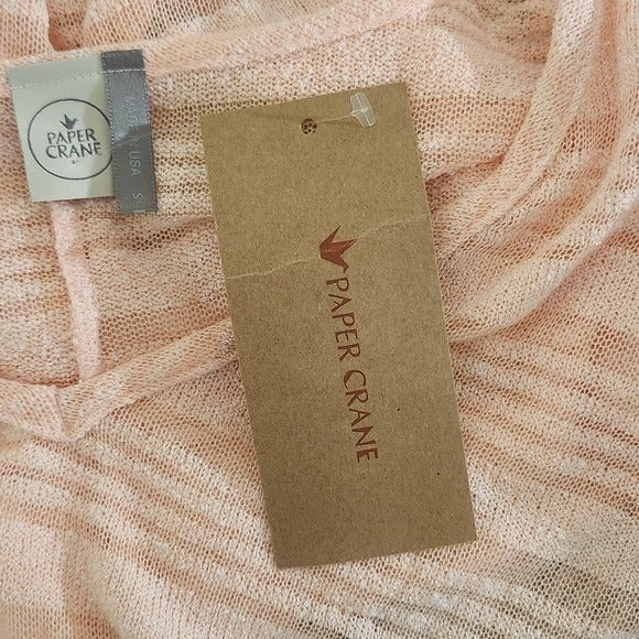 Paper Crane Peach V-Neck Knit Crop Top with Crochet Lace Detail NWT Size Small
