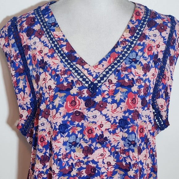 41 Hawthorne Pink and Blue Floral V-Neck Blouse Size Medium