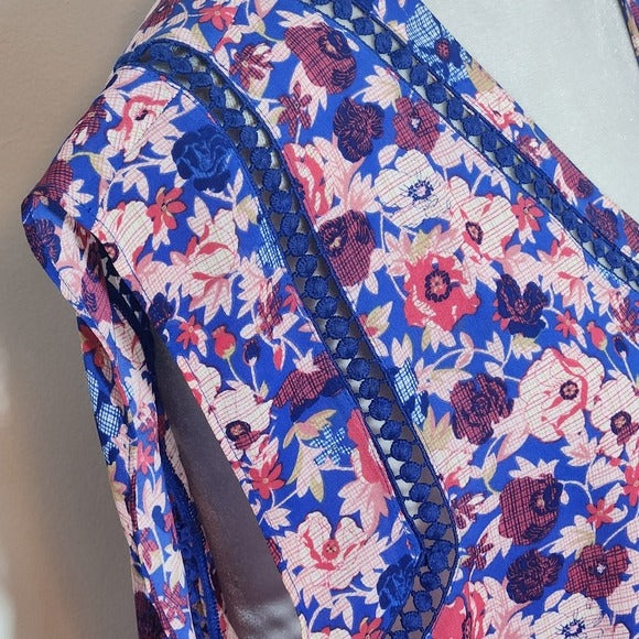 41 Hawthorne Pink and Blue Floral V-Neck Blouse Size Medium