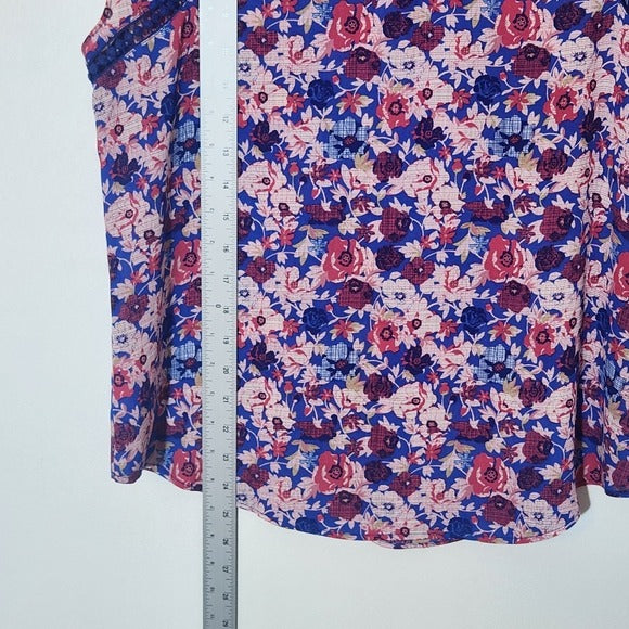 41 Hawthorne Pink and Blue Floral V-Neck Blouse Size Medium