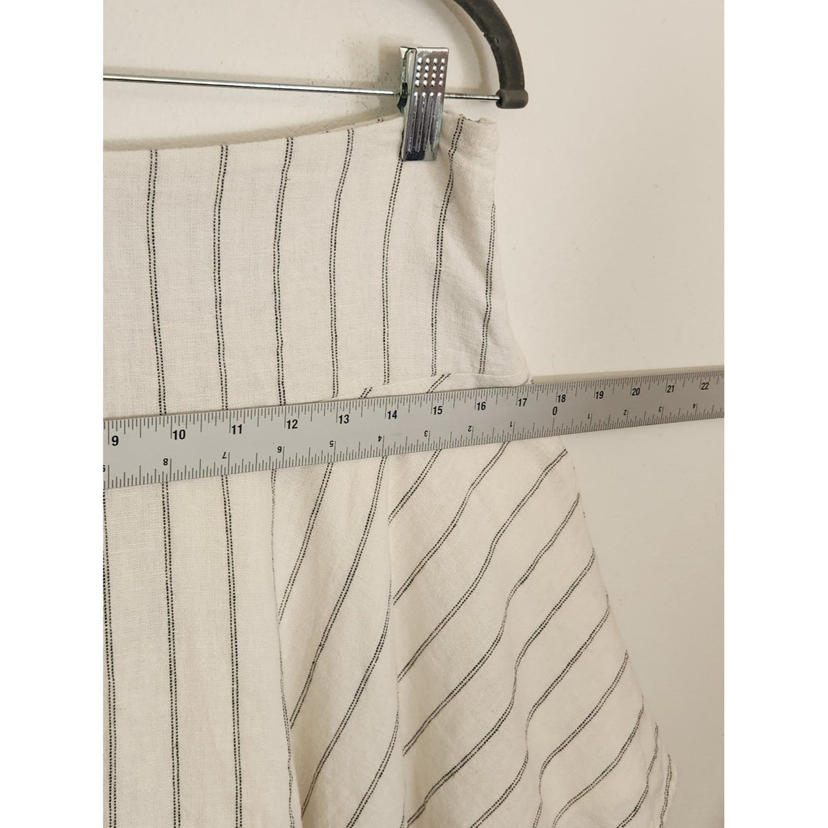 Universal Thread Off White Striped Linen Blend Mini Skirt Size Small NWT Flaw