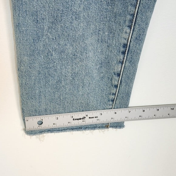 BDG Light Wash High-Rise Slim Straight Denim with Raw Edge Hem Size 29