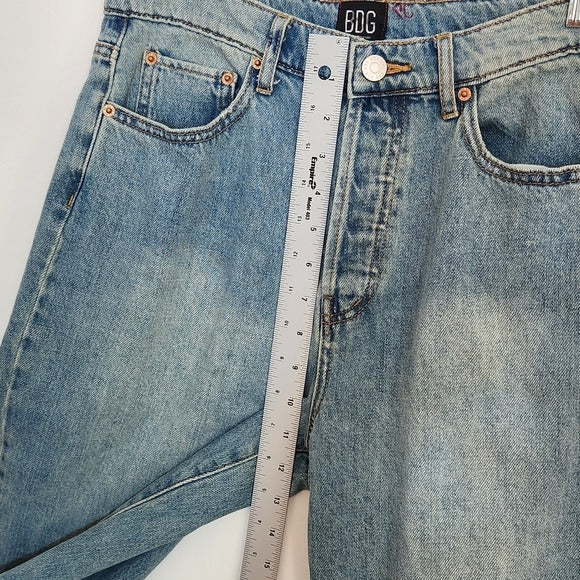 BDG Light Wash High-Rise Slim Straight Denim with Raw Edge Hem Size 29