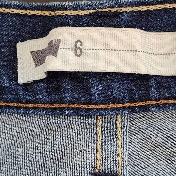 Levi's Cuffed Denim Pedal Pushers Size 6