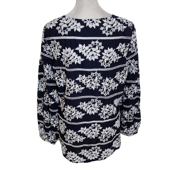 Chico’s Navy Embroidered Tunic Blouse Size 0 Small 4/6