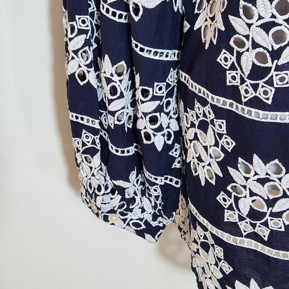 Chico’s Navy Embroidered Tunic Blouse Size 0 Small 4/6