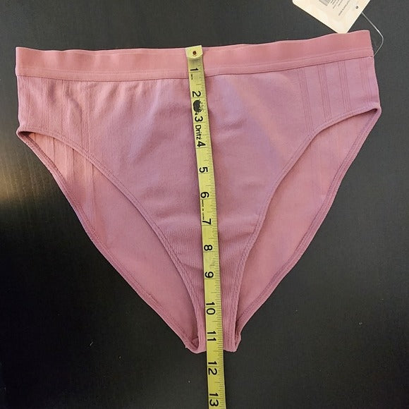 Fabletics Dusty pink High-Waisted Brief Size Medium, New