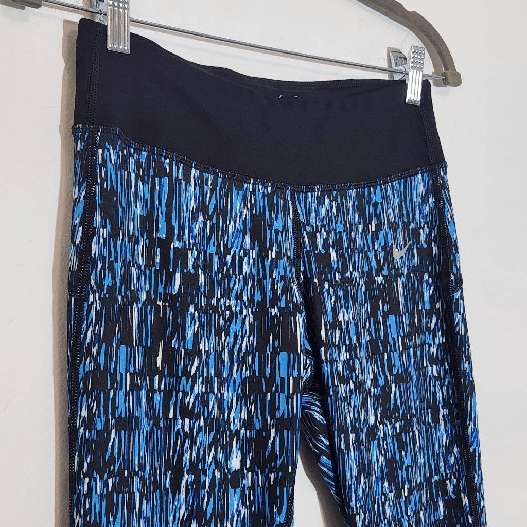 Nike Blue and Black Capri Leggings Size Medium Nike Blue Print Leggings