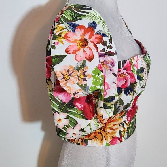 A Peach Floral Crop Top with Puffy Sleeves Size Medium Colorful Crop Top