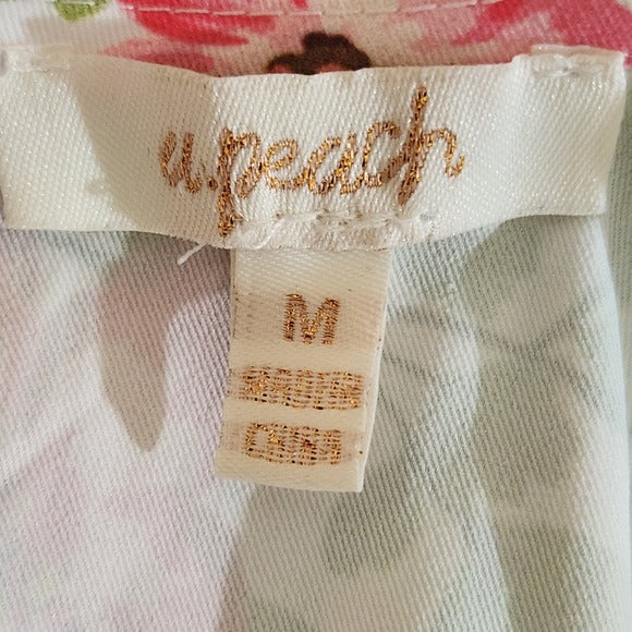 A Peach Floral Crop Top with Puffy Sleeves Size Medium Colorful Crop Top
