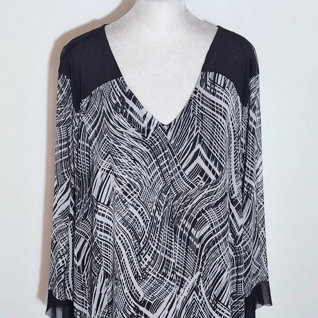 Catherines Black and White Print Mesh Asymmetrical Tunic Size 2X