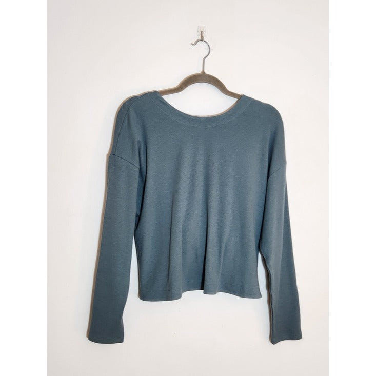 Athleta Green Cropped Pullover with Twist Back Size Medium