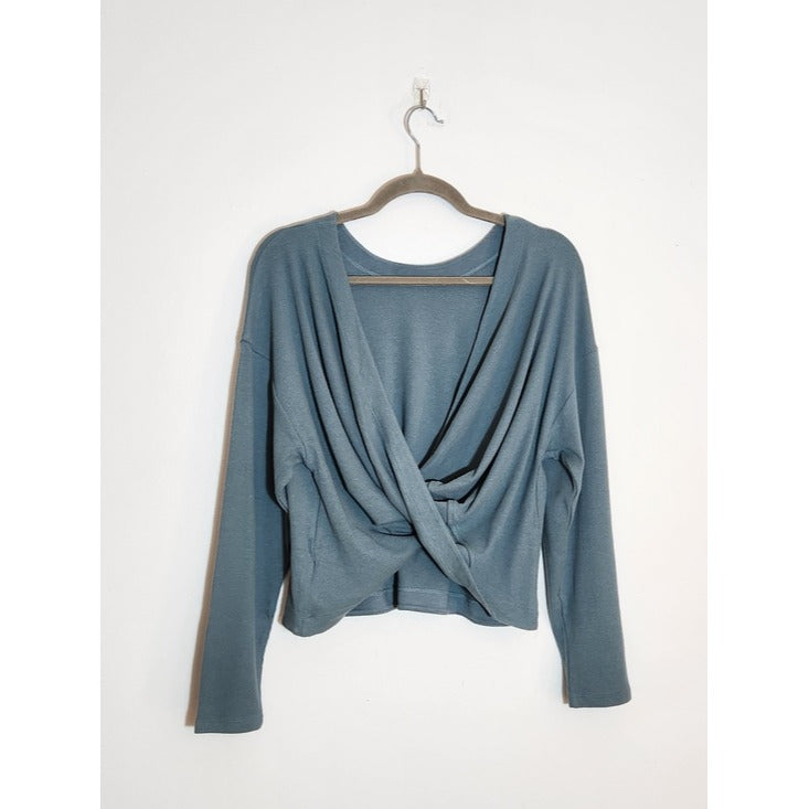 Athleta Green Cropped Pullover with Twist Back Size Medium