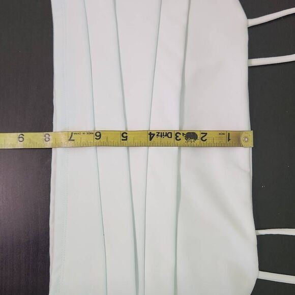 Olivaceous White Cropped Tank Top Size Medium White Crop Top New