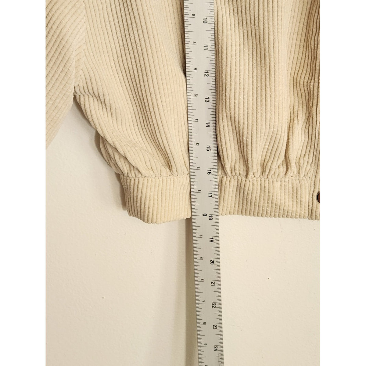 SHEIN Cream Corduroy Cropped Jacket Size Small Chest Pockets