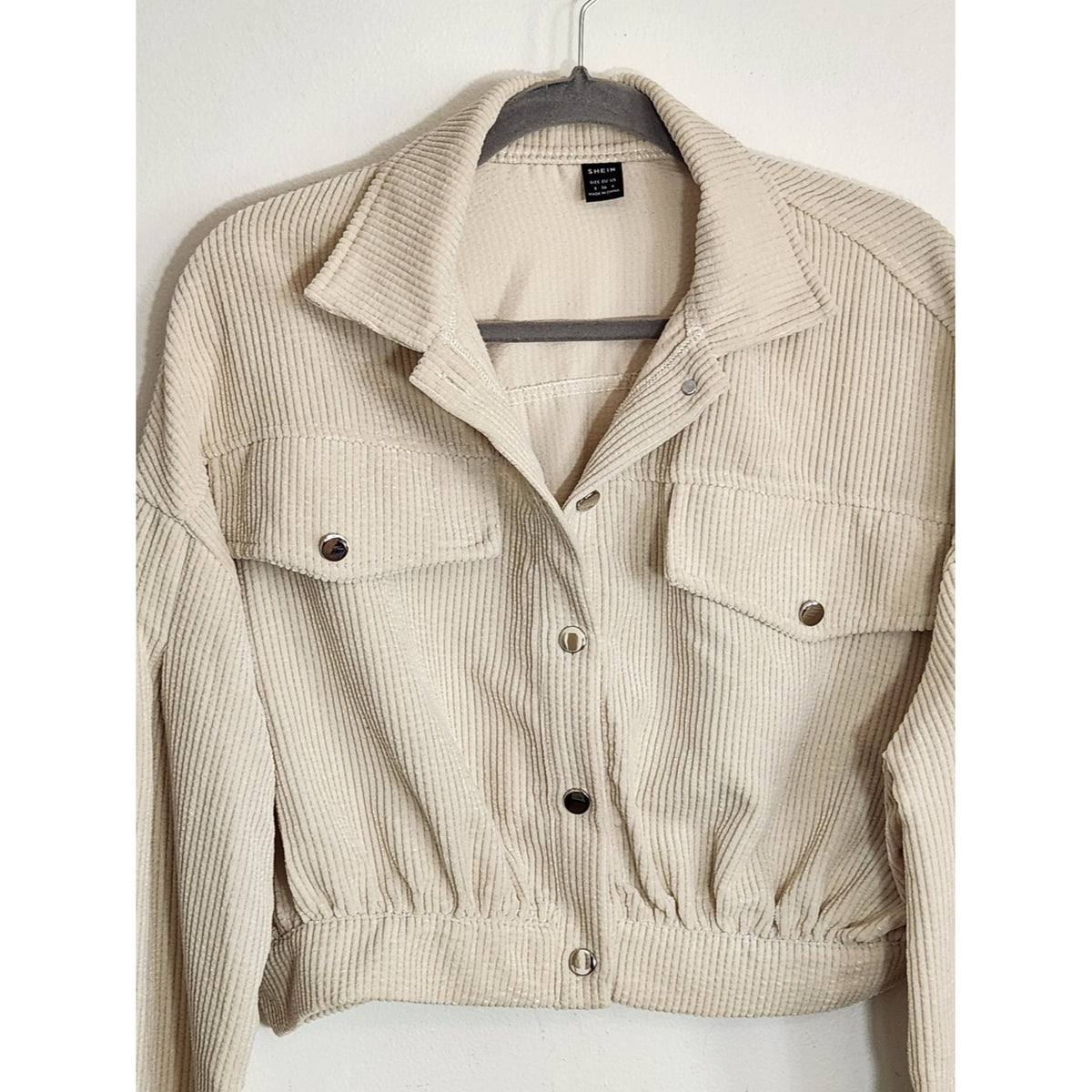 SHEIN Cream Corduroy Cropped Jacket Size Small Chest Pockets