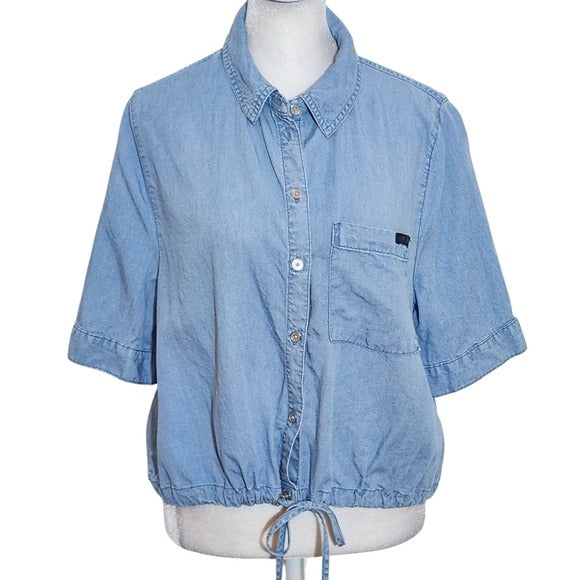 DKNY Light Blue Cropped Size Medium Chambray Top
