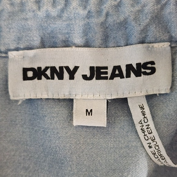 DKNY Light Blue Cropped Size Medium Chambray Top