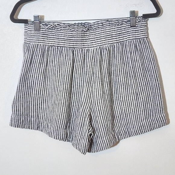 a new day Striped Navy and White Linen Shorts Size Medium Linen Blend Shorts