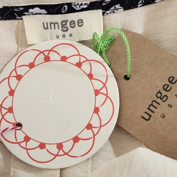 Umgee Cream Oversized V-Neck Blouse Size Medium NWT