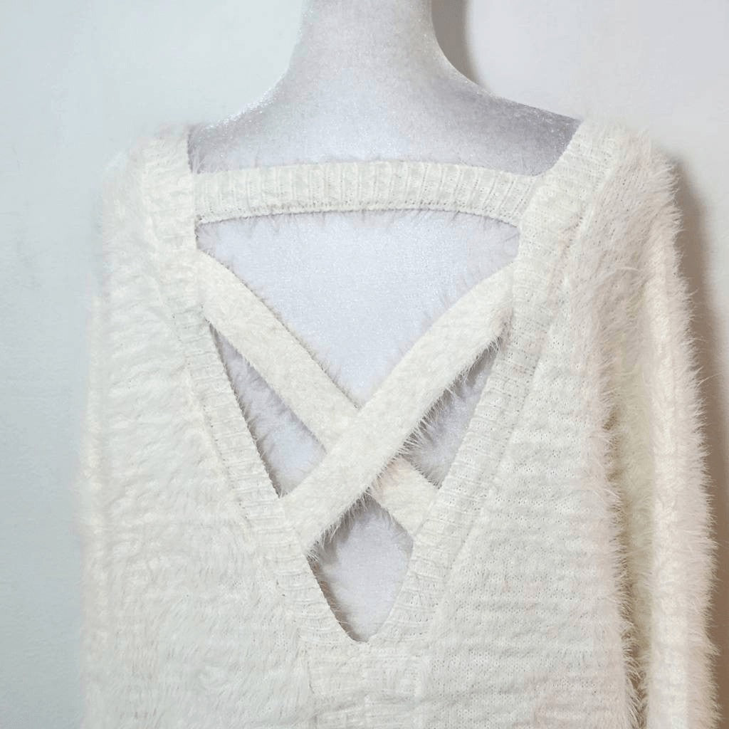 Jessica Simpson Cream Oversized Sweater with Open Back Size Large