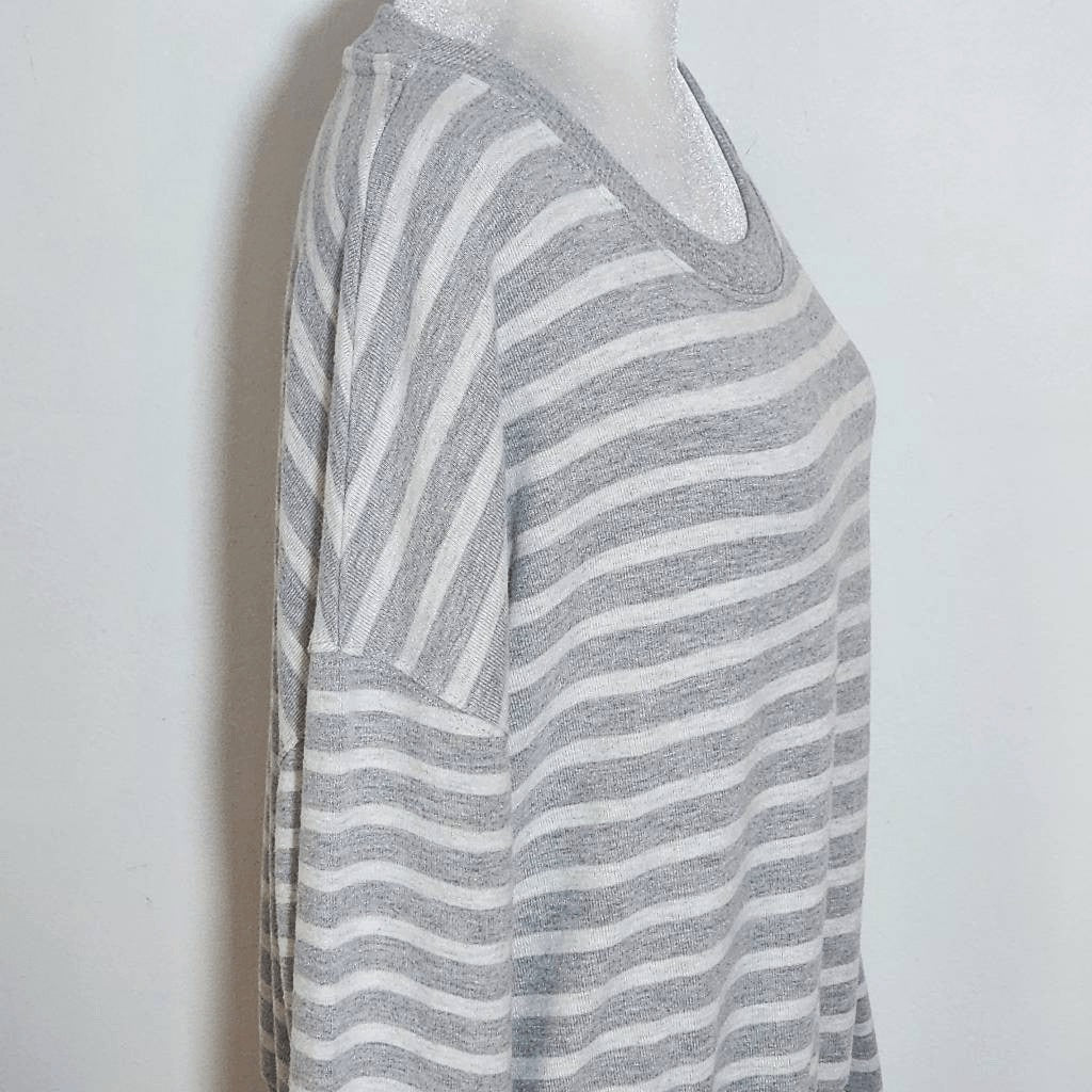Splendid Gray and White Stripe Long Sleeve Knit Top Size Large Gray Pullover