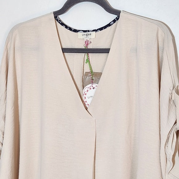 Umgee Cream Oversized V-Neck Blouse Size Large NWT
