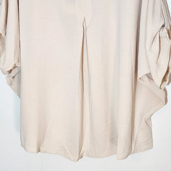 Umgee Cream Oversized V-Neck Blouse Size Large NWT