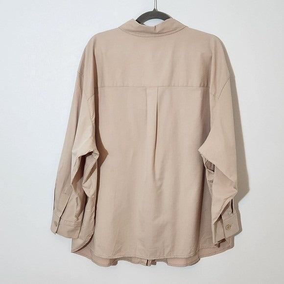 Future Collective Tan Button-Up Shirt NWT Size 1X Light Khaki Button-Up Top