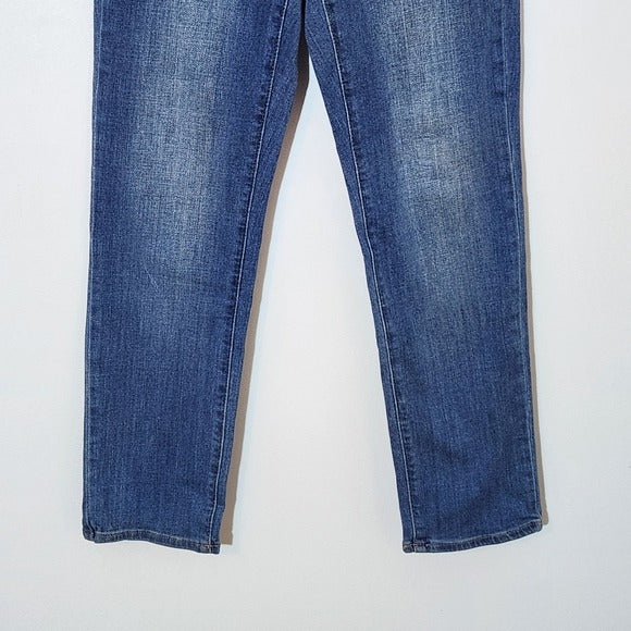 Universal Thread High-Rise Slim Fit Jeans Size 2 Slim Straight Leg Denim