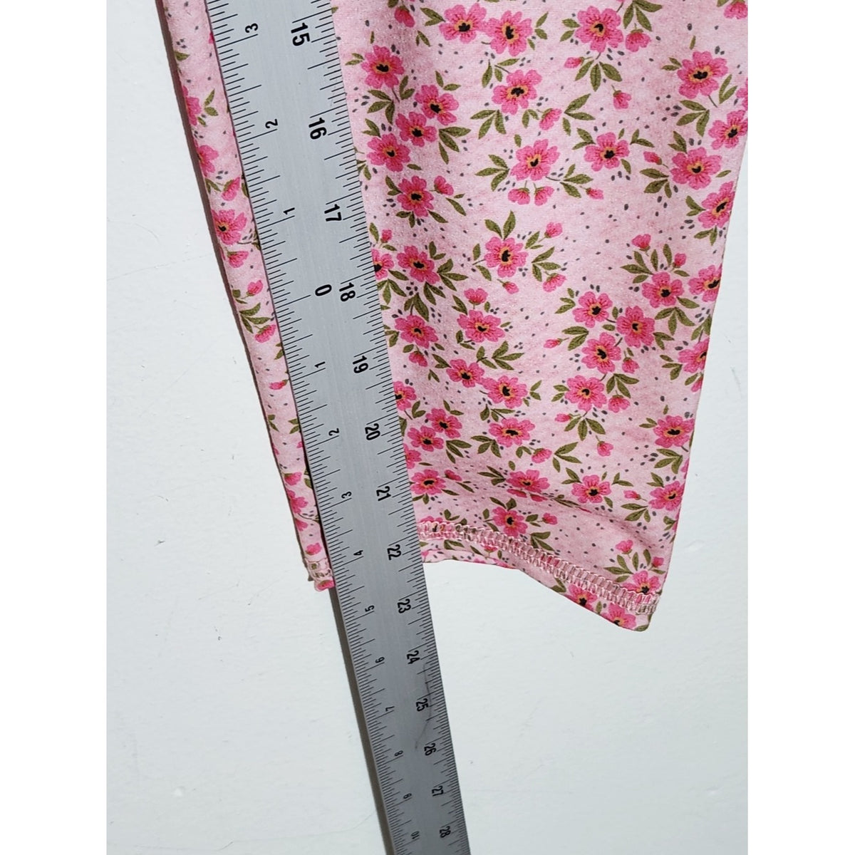 Evolution and Creation Pink and Green Floral Capri Leggings Size Medium