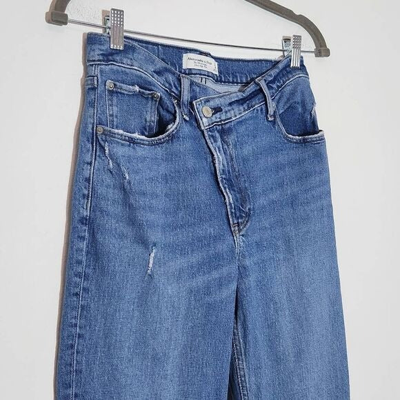 Abercrombie & Fitch Distressed Straight High-Rise Jeans Size 4 90s Fit Jeans