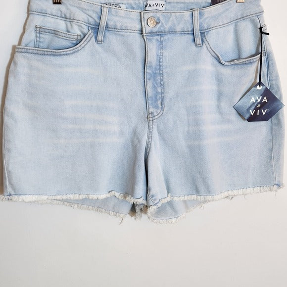 Ava & Viv Light Wash Denim High Rise Shorts Size 17 NWT