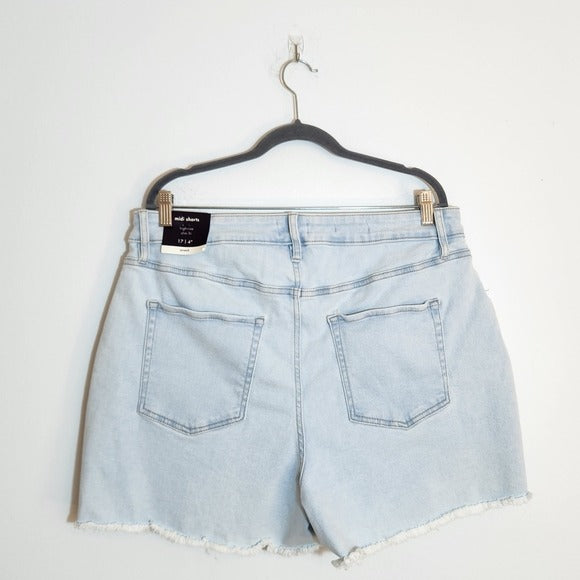 Ava & Viv Light Wash Denim High Rise Shorts Size 17 NWT