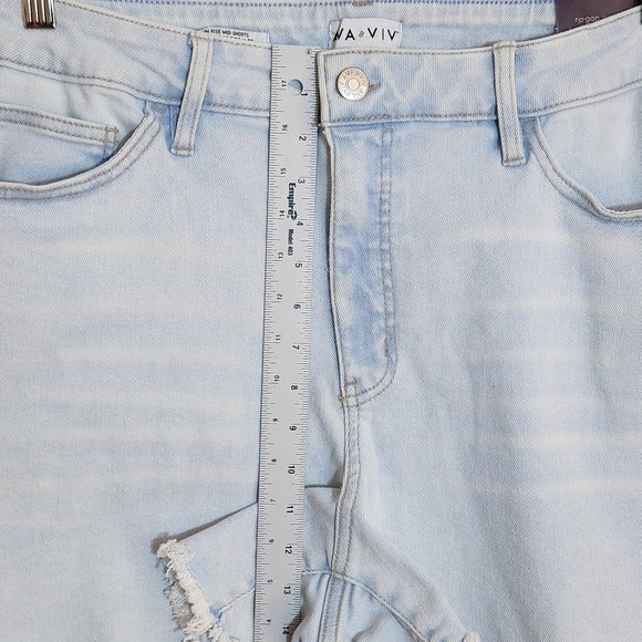 Ava & Viv Light Wash Denim High Rise Shorts Size 17 NWT