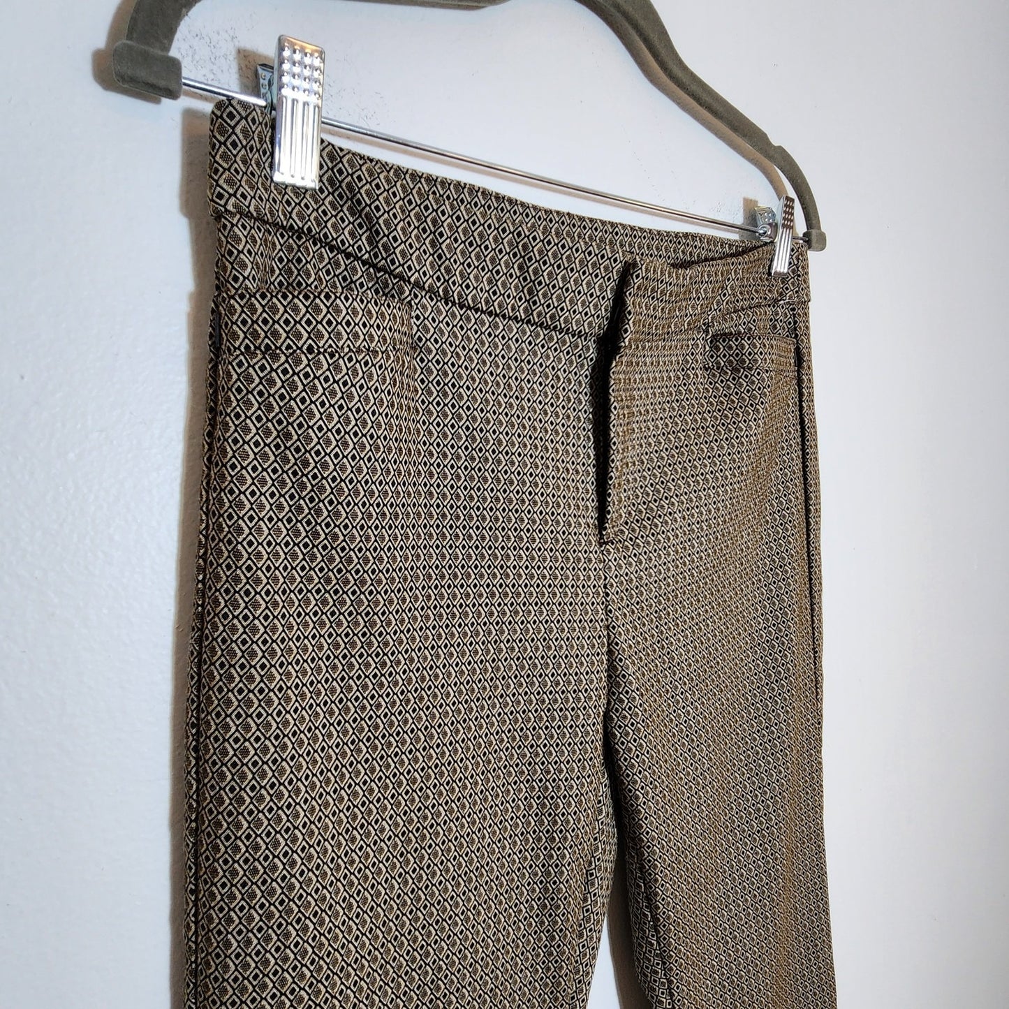 Roz & Ali Black and Tan Diamond Print Slim Fit Pants Size 6