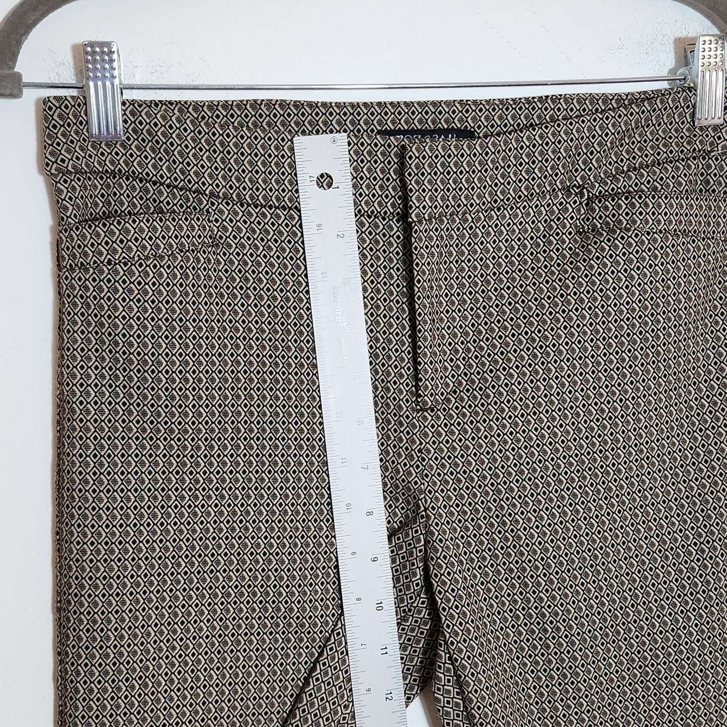 Roz & Ali Black and Tan Diamond Print Slim Fit Pants Size 6